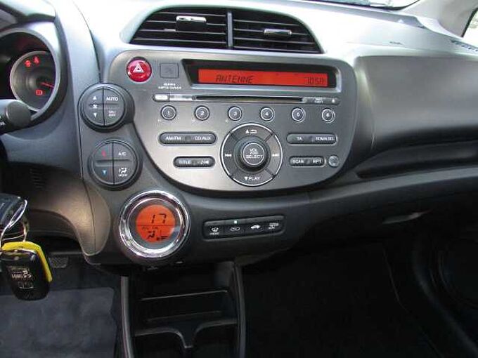 Honda Jazz 1.4 Elegance, AHK CD, USB, MP3, i-MID, Tempomat, AUX-IN