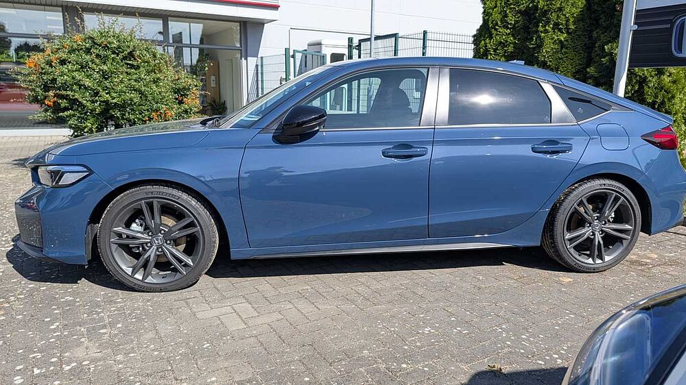 Honda Civic e: HEV 2.0 i-MMD Hybrid Sport