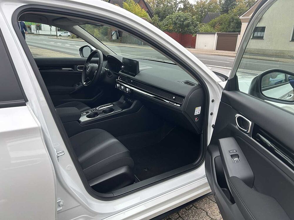 Honda Civic e: HEV 2.0 i-MMD Hybrid Elegance