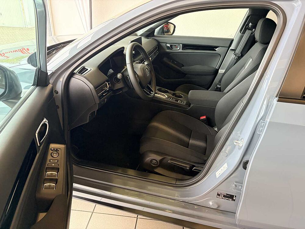 Honda Civic e: HEV 2.0 i-MMD Hybrid Elegance