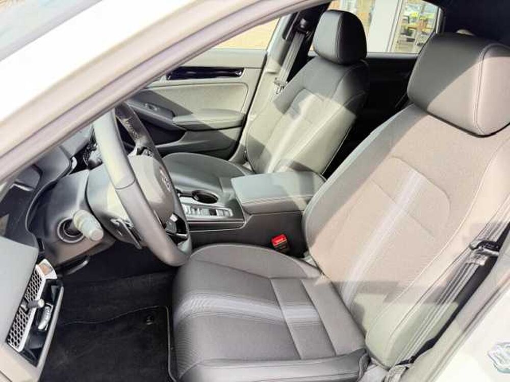 Honda Civic e: HEV 2.0 i-MMD Hybrid Sport