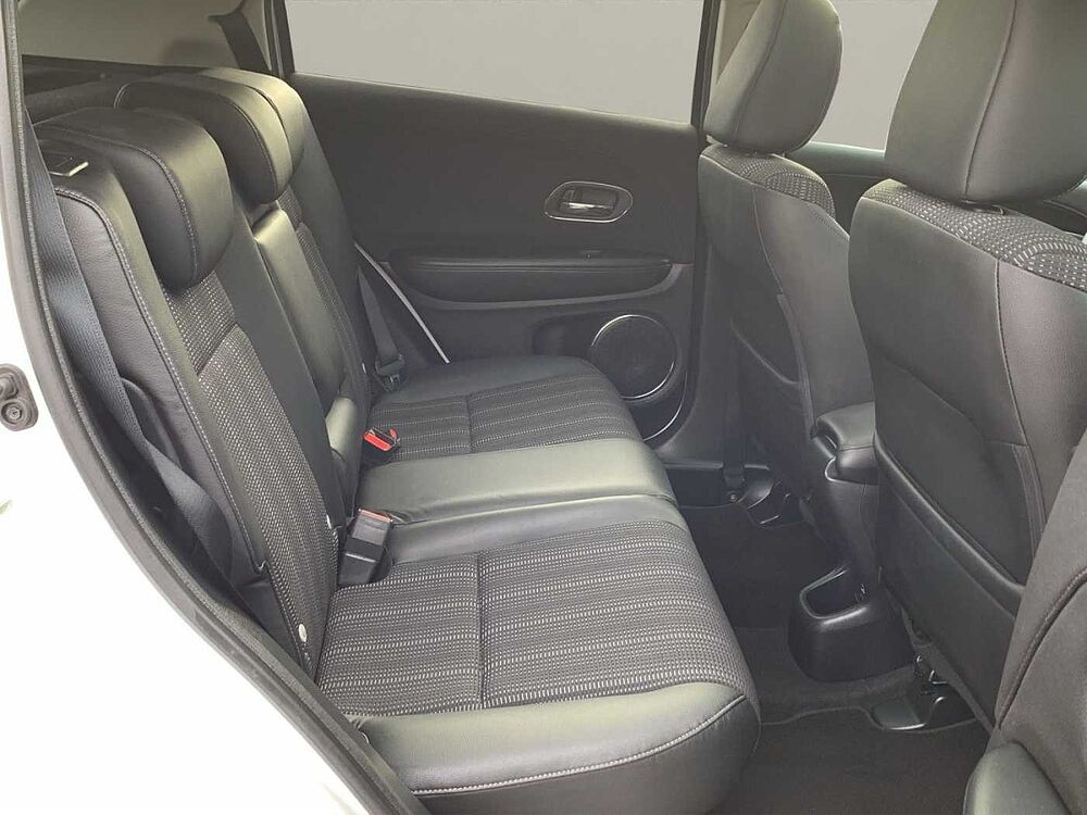 Honda HR-V 1.6DTEC Executive AHK NAVI KAMERA PANO M&S