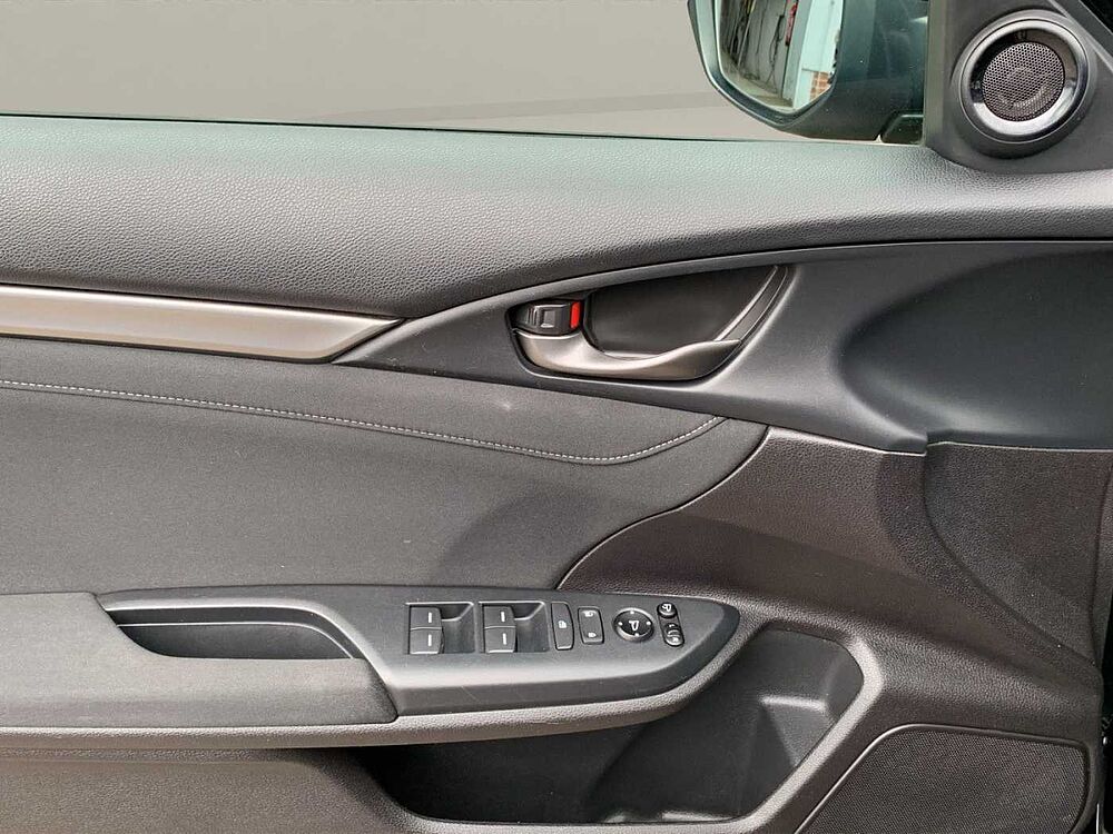 Honda Civic 1.6 i-DTEC Elegance NAVI ACC SITZHEIZ M&S