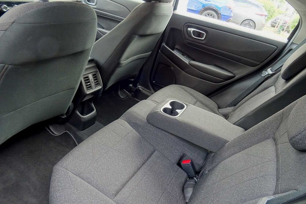Honda HR-V e: HEV 1,5 Elegance Automatik, Winterräder