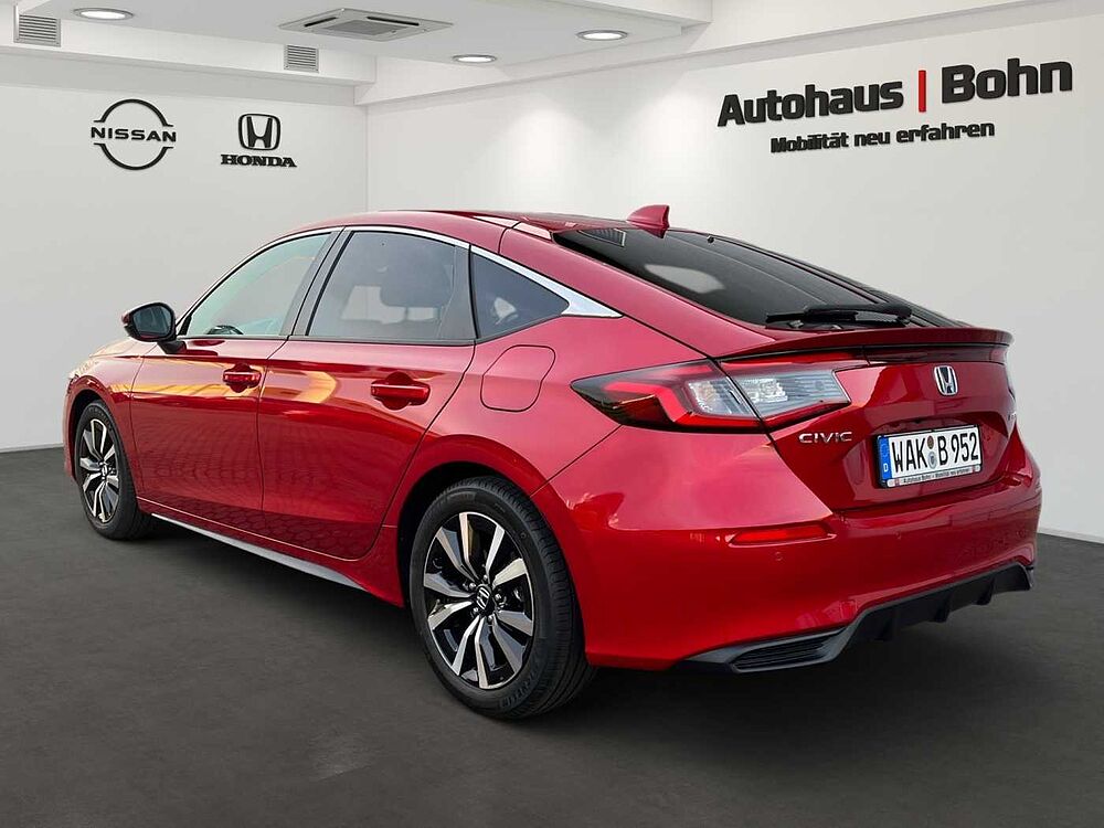 Honda Civic e: HEV 2.0 i-MMD Hybrid Elegance
