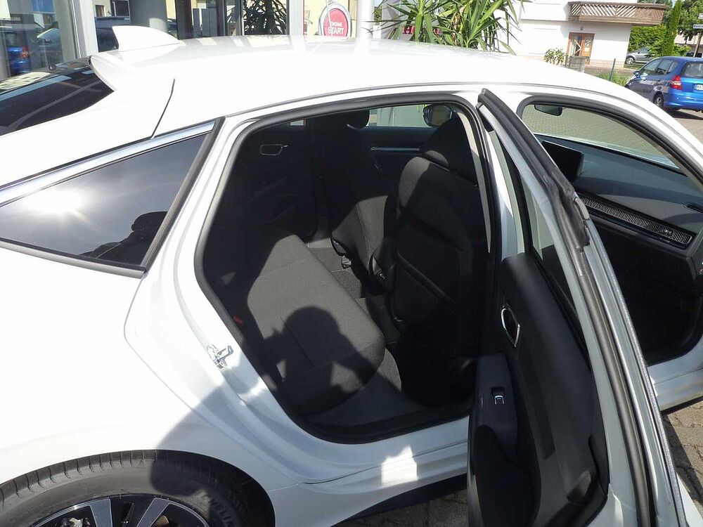 Honda Civic e: HEV 2.0 i-MMD Hybrid Elegance