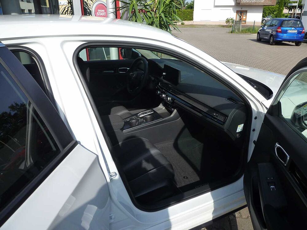 Honda Civic e: HEV 2.0 i-MMD Hybrid Elegance