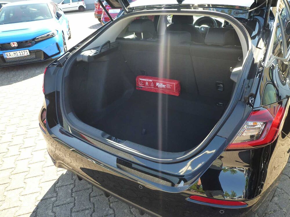 Honda Civic e: HEV 2.0 i-MMD Hybrid Elegance