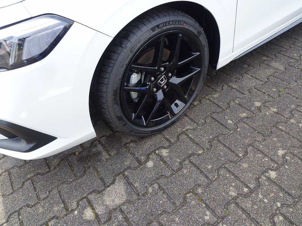 Honda Civic e: HEV 2.0 i-MMD Hybrid Sport