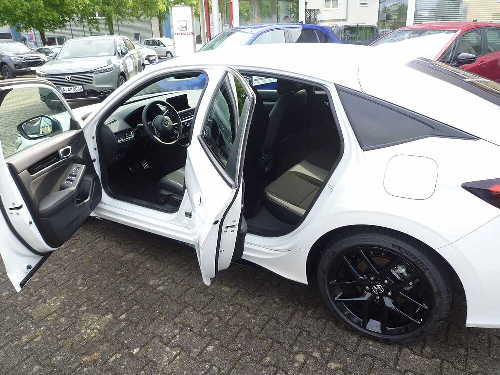 Honda Civic e: HEV 2.0 i-MMD Hybrid Sport