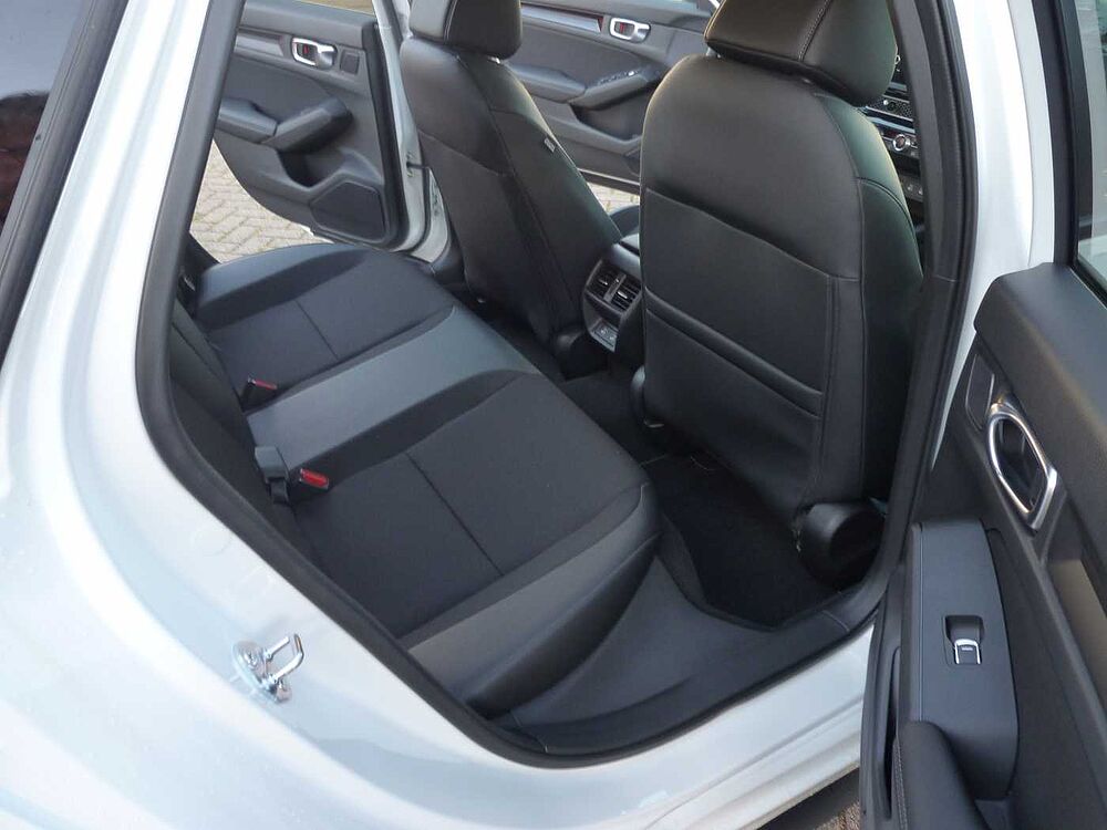Honda Civic e: HEV 2.0 i-MMD Hybrid Sport