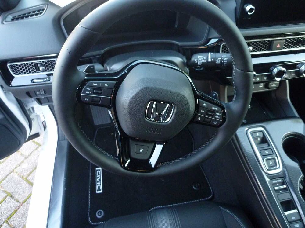 Honda Civic e: HEV 2.0 i-MMD Hybrid Sport