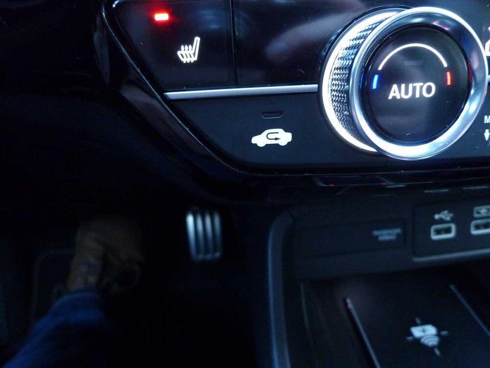 Honda Civic e: HEV 2.0 i-MMD Hybrid Advance