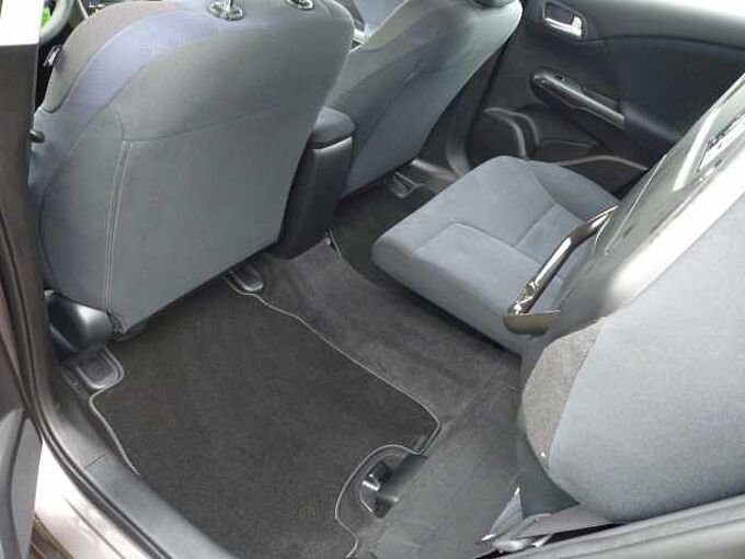 Honda Civic 1.4 i-VTEC Comfort + Standheizung + usw.