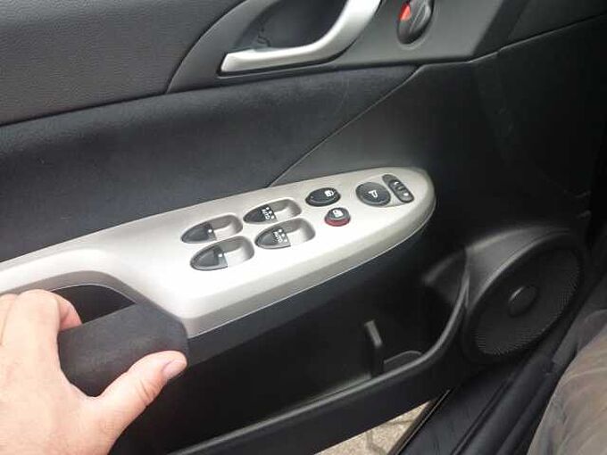 Honda Civic Fließheck 5-Türer 1.8i-VTEC Comfort