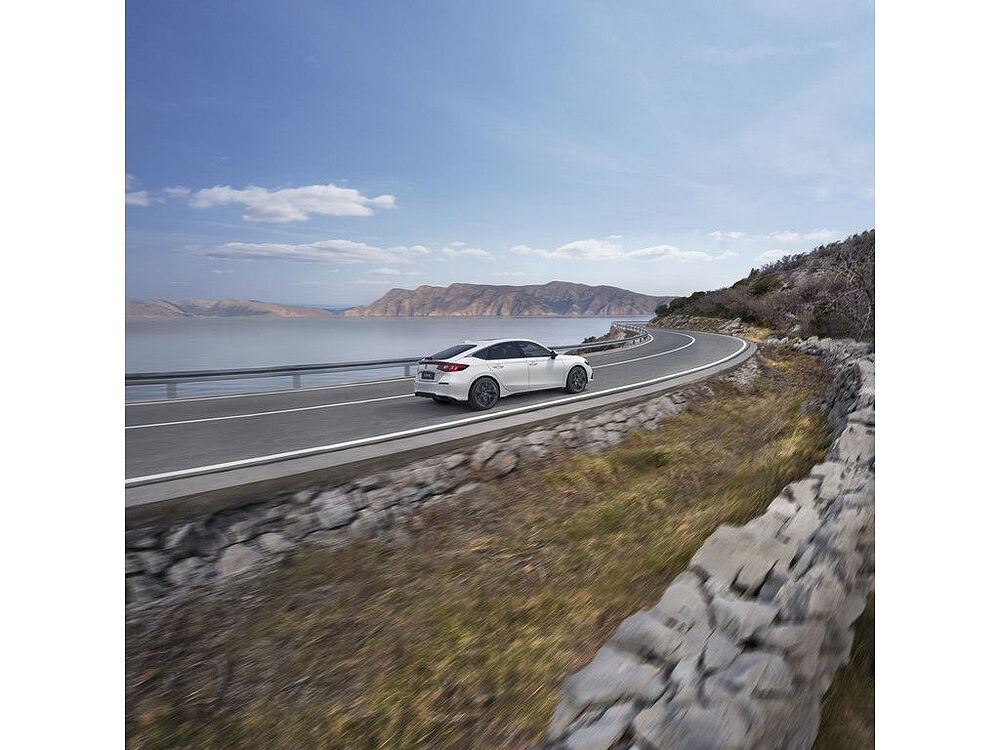 Honda Civic e: HEV 2.0 i-MMD Hybrid Elegance