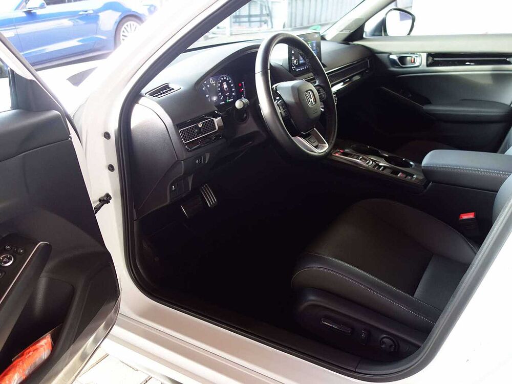 Honda Civic e: HEV Advance