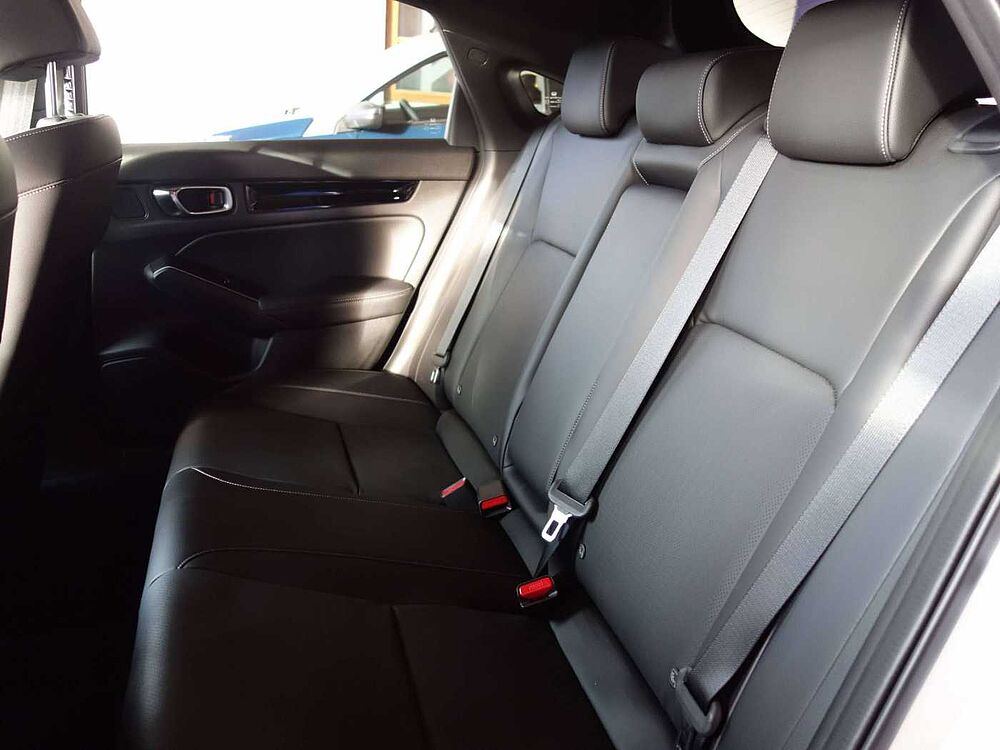 Honda Civic e: HEV Advance