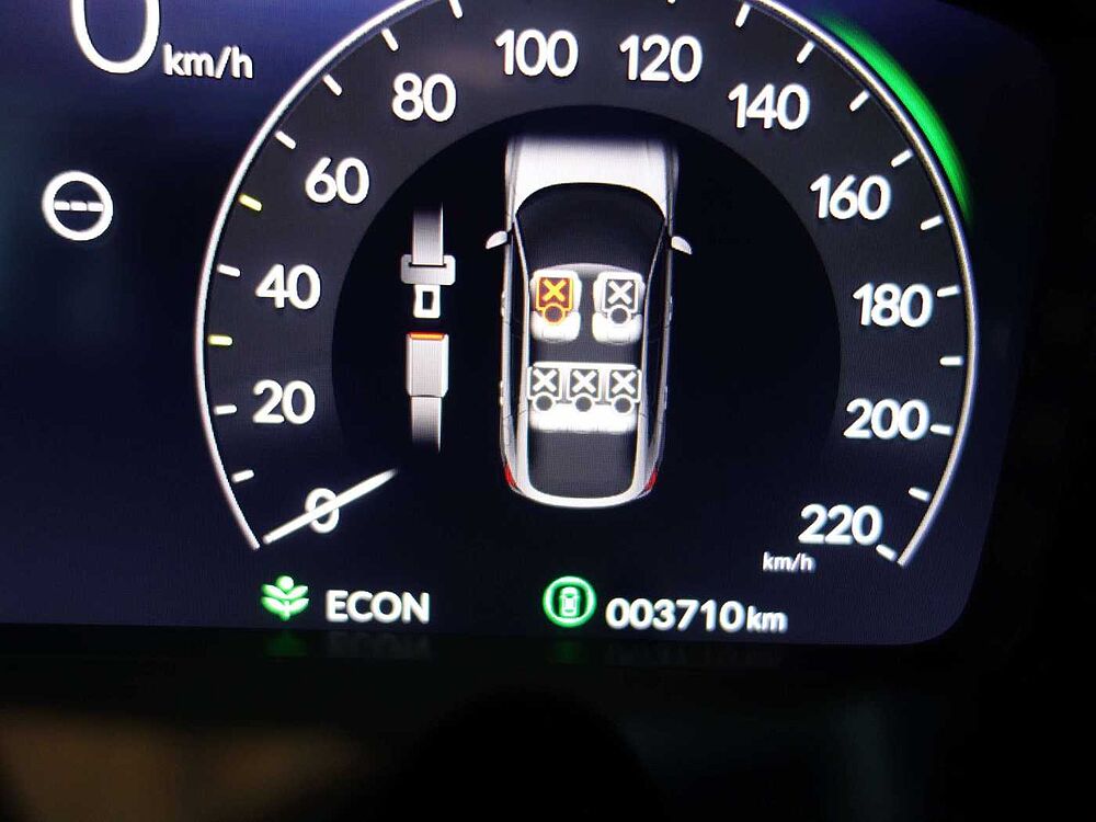 Honda Civic e: HEV Advance