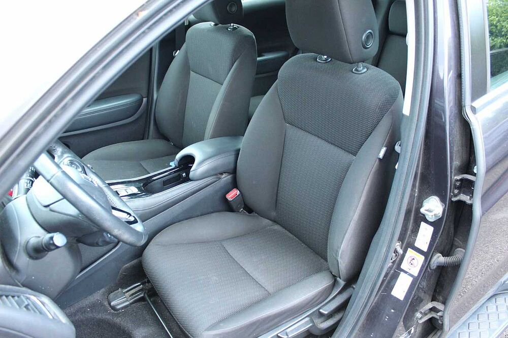 Honda HR-V 1.6 i-DTEC Elegance Winterräder NAVI PDC