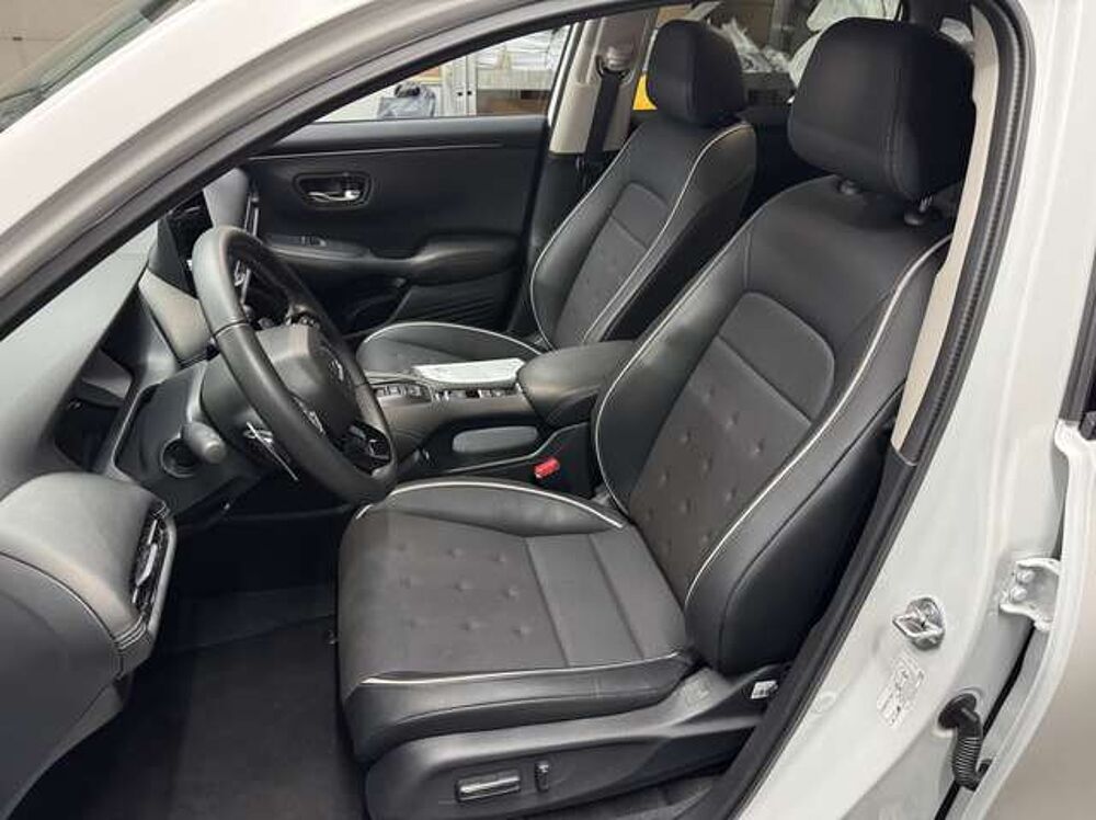 Honda ZR-V 2.0 e: HEV Hybrid Sport | 8-fach Bereift | Black Ed