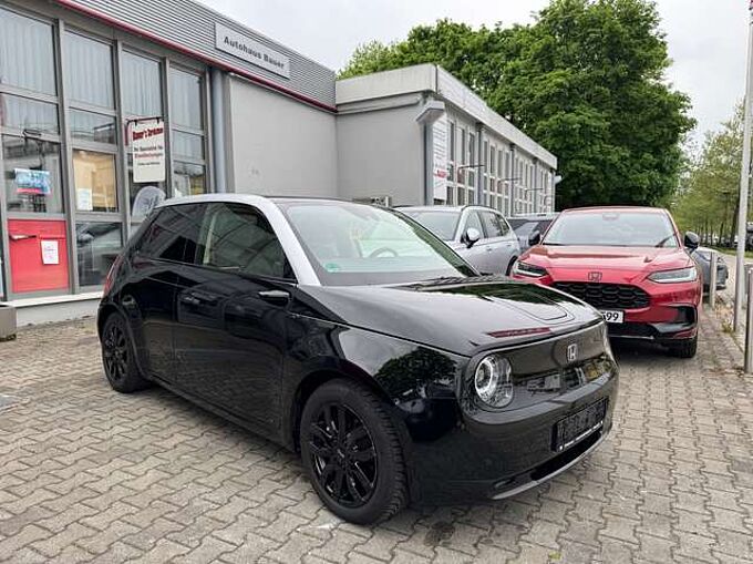 Honda  e Advance 17' | 8-fach bereift | Mittelarmlehne