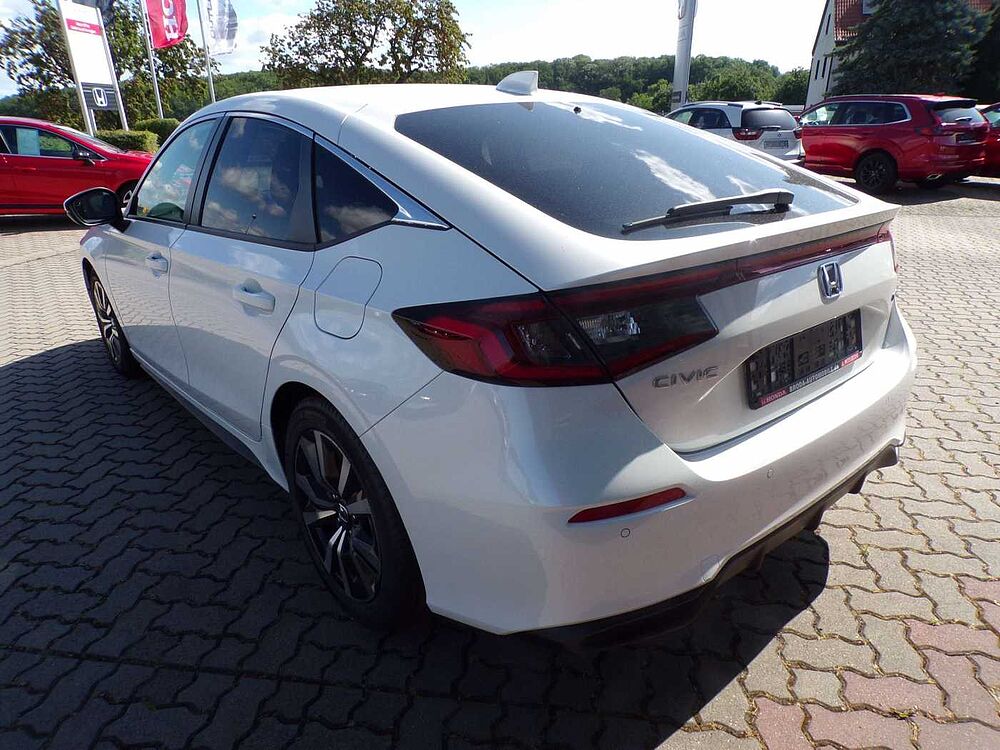 Honda Civic e: HEV Elegance