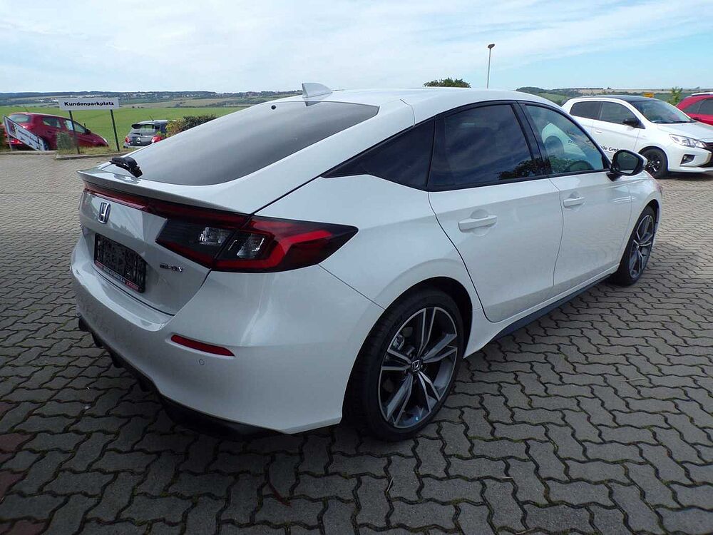 Honda Civic e: HEV Advance