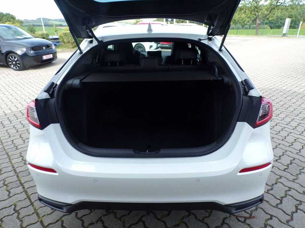 Honda Civic e: HEV Advance