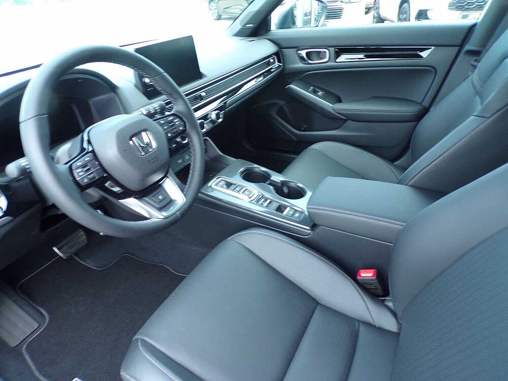 Honda Civic e: HEV Advance