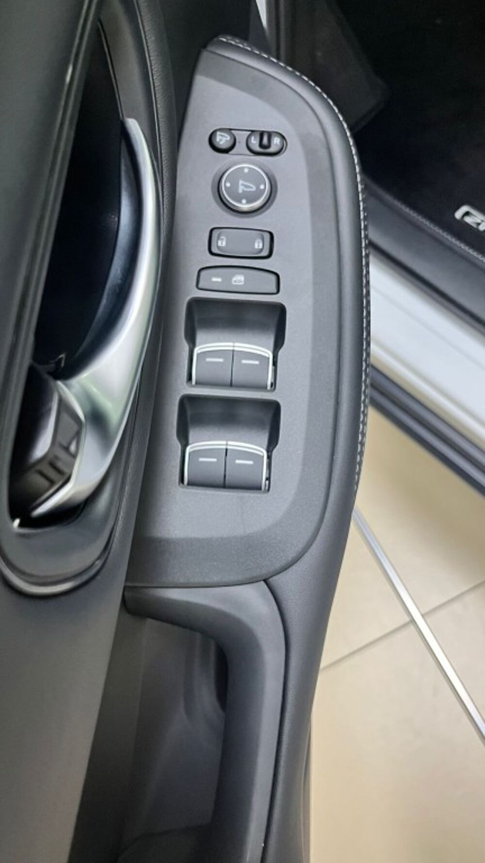 Honda ZR-V e: HEV 2.0 i-MMD Hybrid Elegance