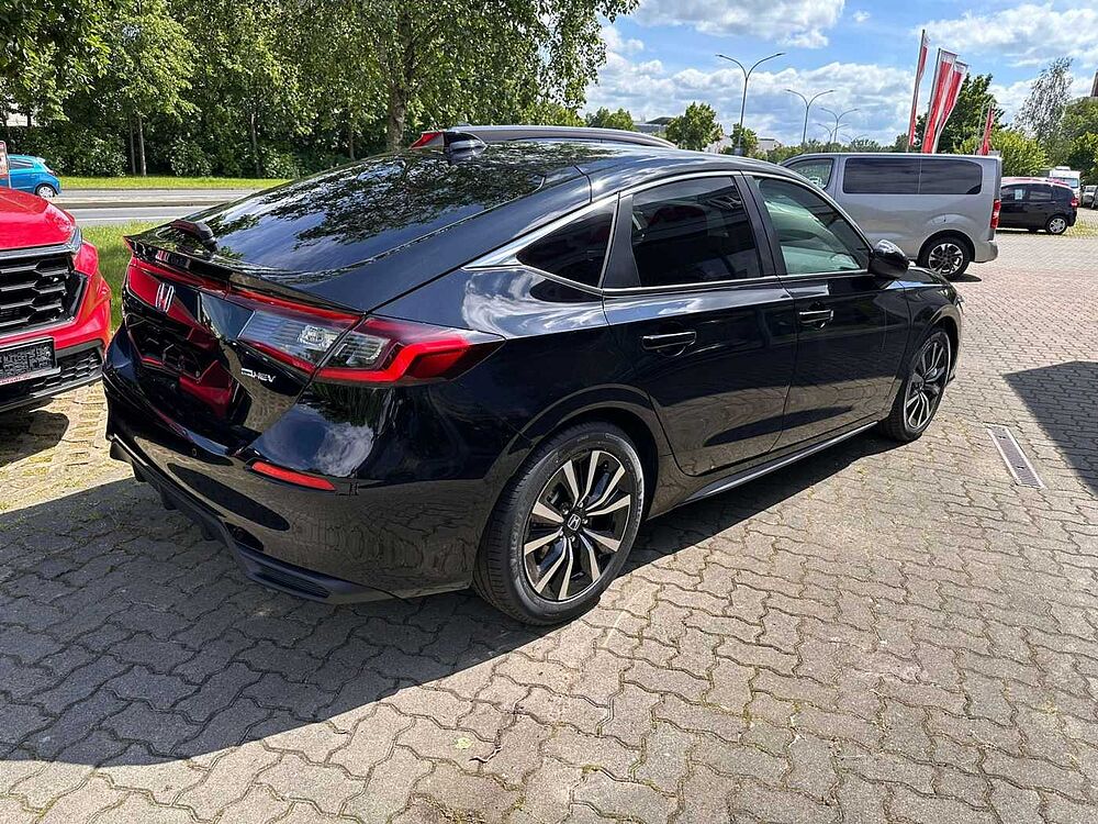 Honda Civic e: HEV 2.0 i-MMD Hybrid Elegance