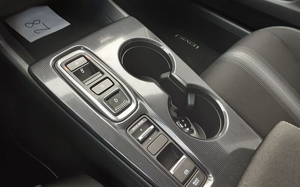 Honda Civic e: HEV 2.0 i-MMD Hybrid Elegance, WR