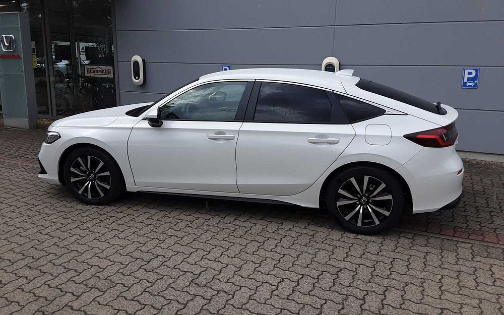 Honda Civic e: HEV 2.0 i-MMD Hybrid Elegance