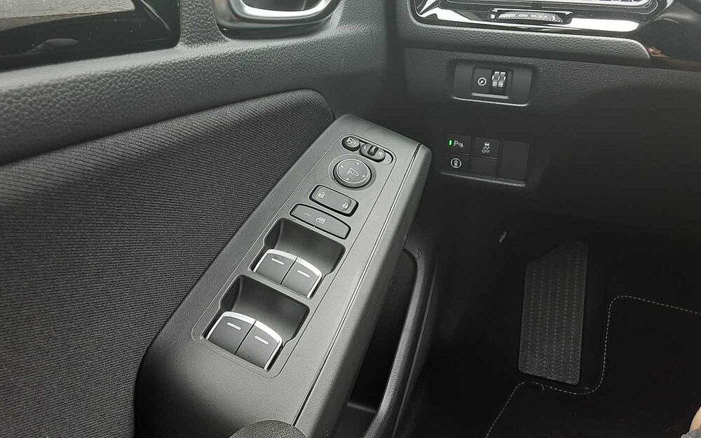 Honda Civic e: HEV 2.0 i-MMD Hybrid Elegance