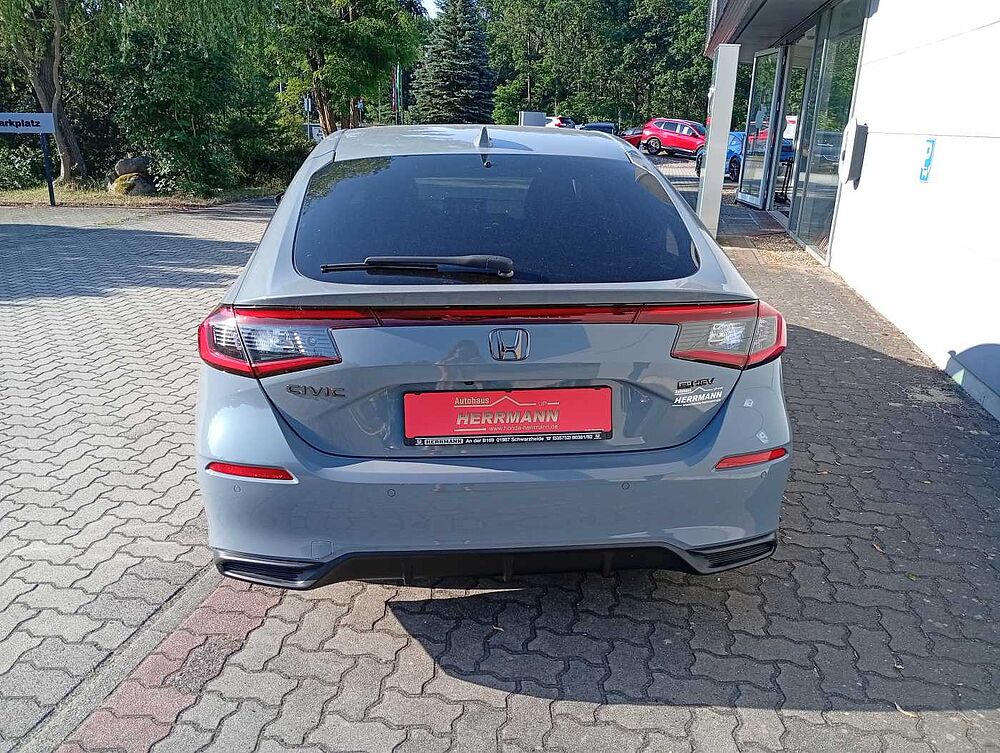 Honda Civic e: HEV 2.0 i-MMD Hybrid Elegance