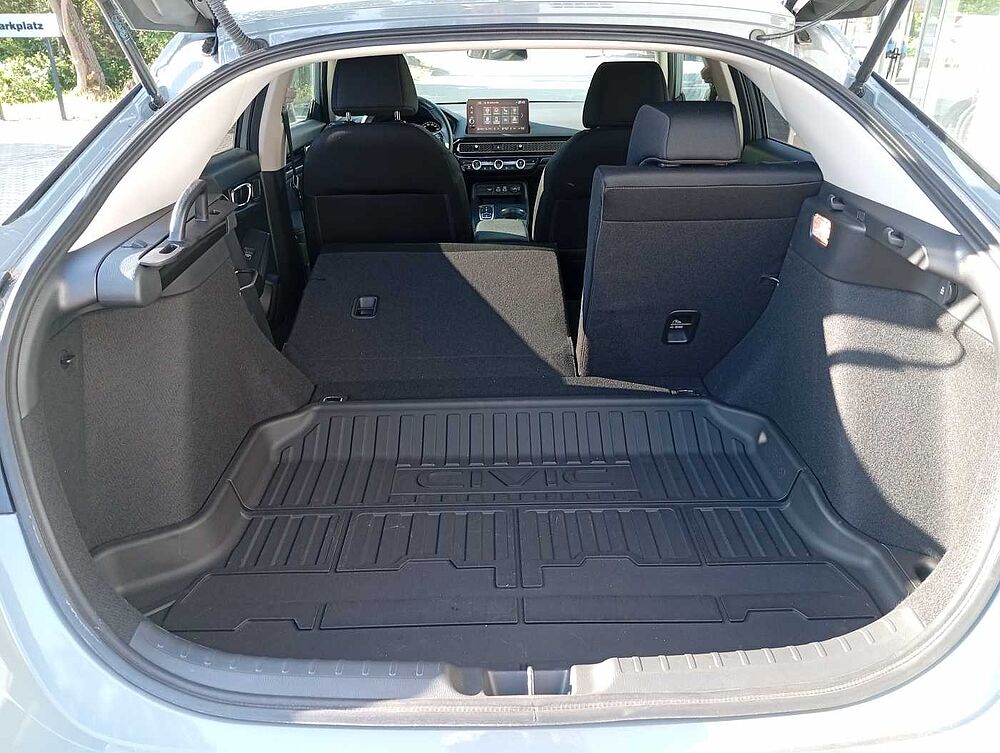 Honda Civic e: HEV 2.0 i-MMD Hybrid Elegance