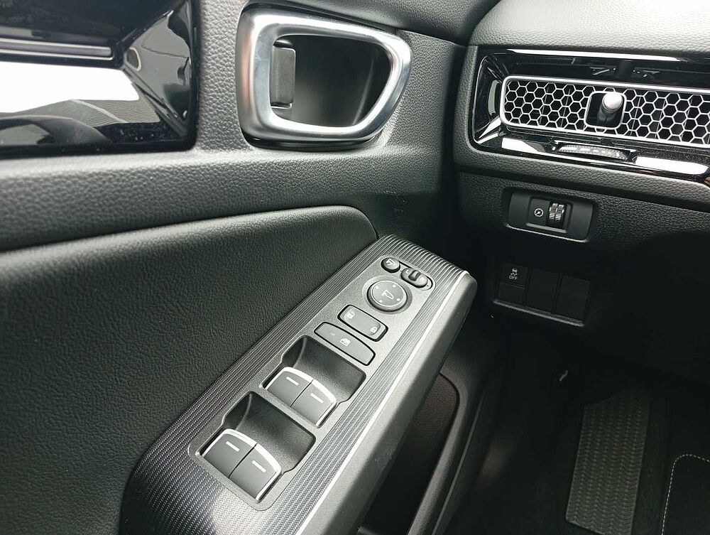 Honda Civic e: HEV 2.0 i-MMD Hybrid Advance