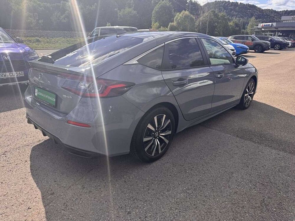 Honda Civic e: HEV 2.0 i-MMD Hybrid Elegance