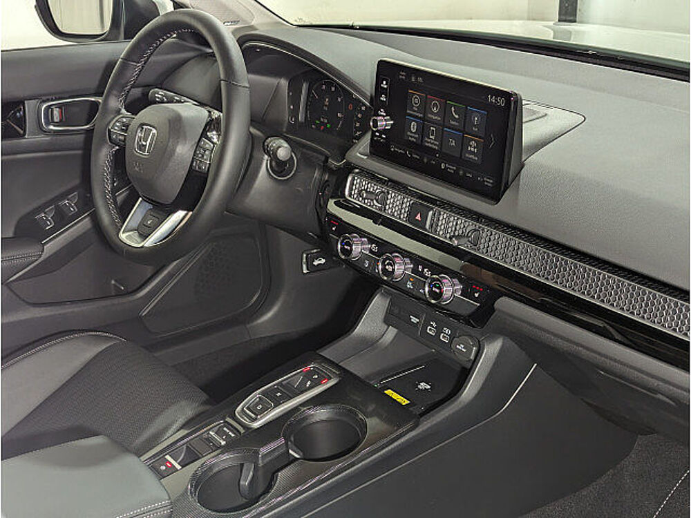 Honda Civic e: HEV Advance