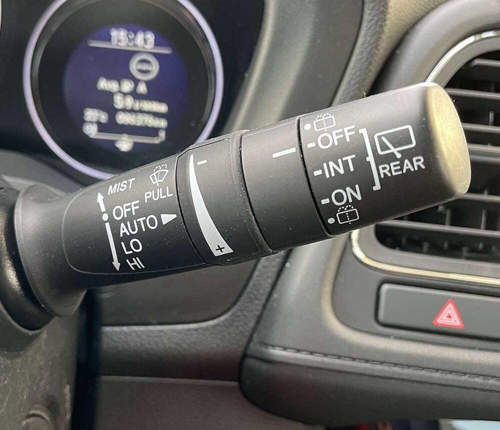 Honda HR-V HR-V 1.5 i-VTEC Elegance * 1. Hand * AHK *