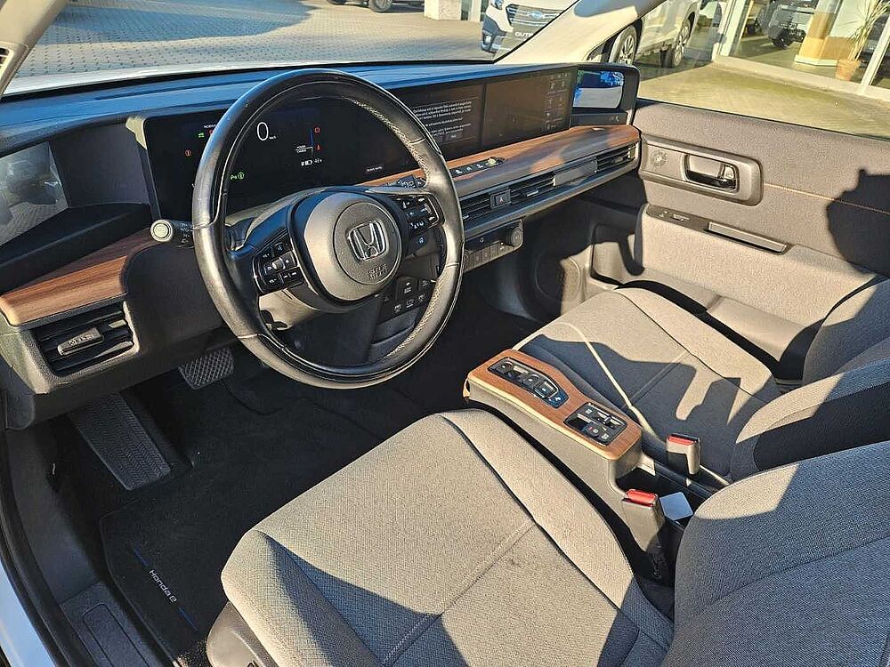 Honda e Advance 17er