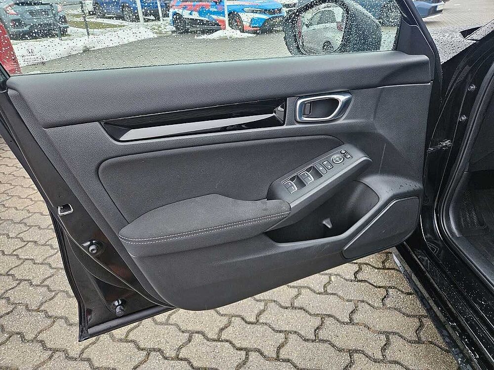 Honda Civic e: HEV Elegance