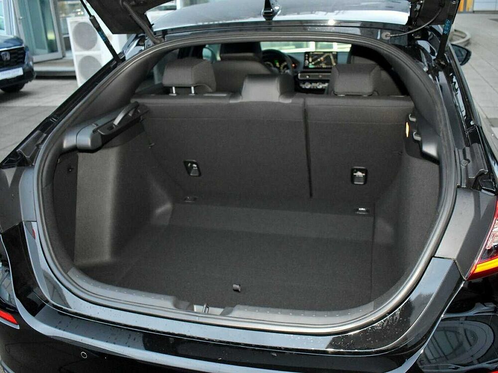 Honda Civic e: HEV Sport. .. Sport