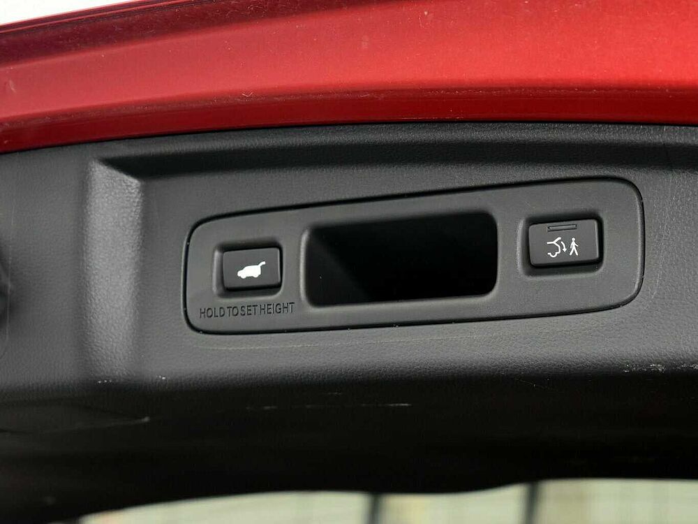 Honda CR-V e: HEV Elegance AWD. ..