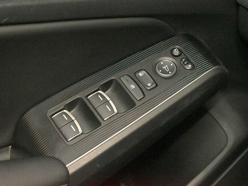 Honda Civic e: HEV Advance. .. Advance