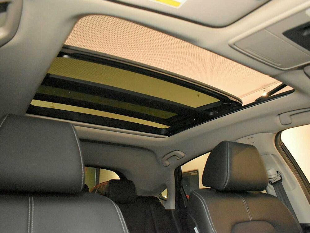 Honda Civic e: HEV Advance. .. Advance