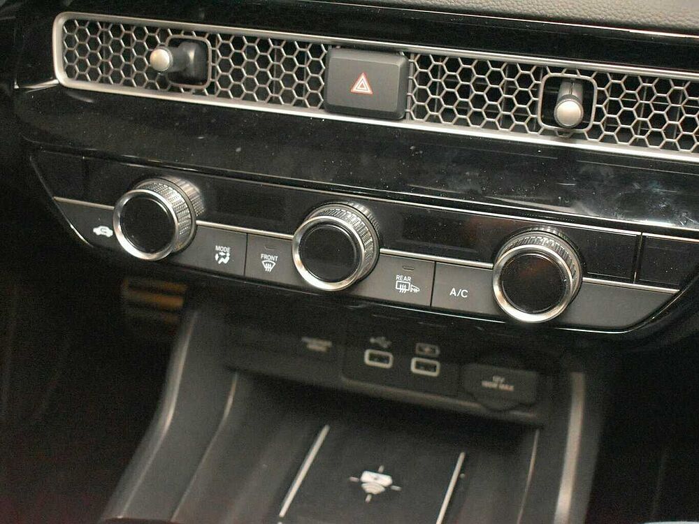 Honda Civic e: HEV Advance. .. Advance