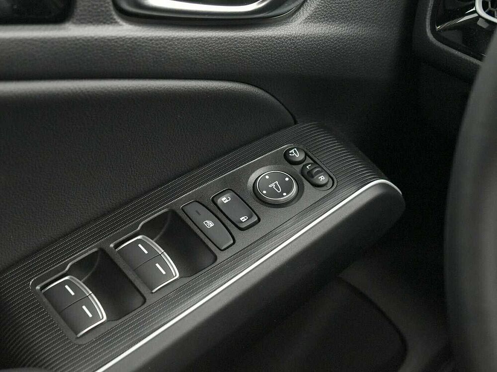 Honda Civic e: HEV Advance. .. Advance