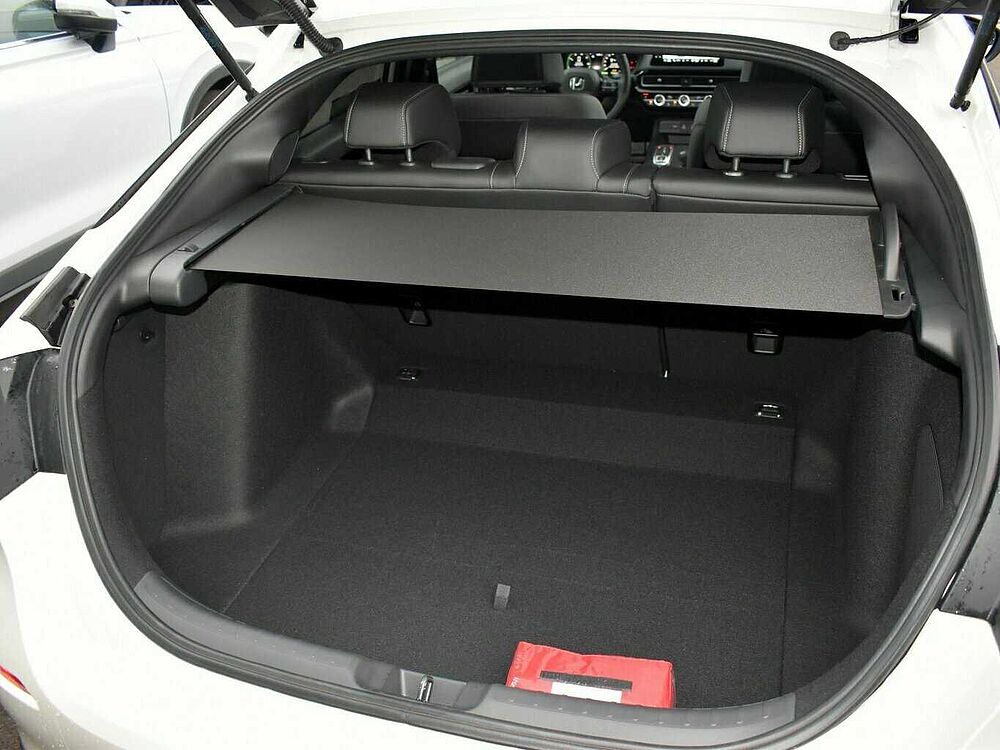 Honda Civic e: HEV Advance. .. Advance